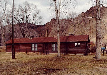 Wapiti_Ranger_Station
